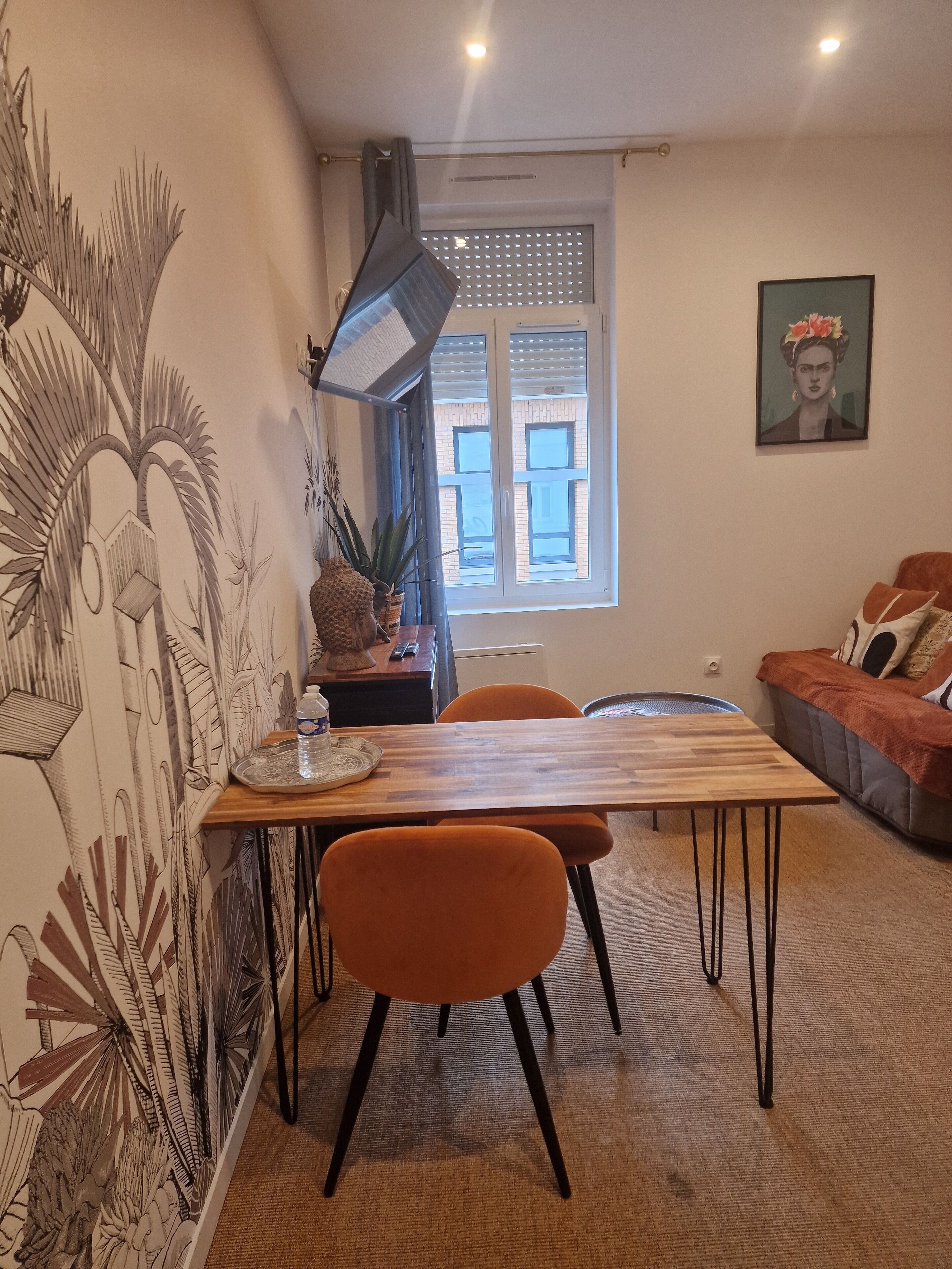 80 厘米平面電視連數碼電視頻道