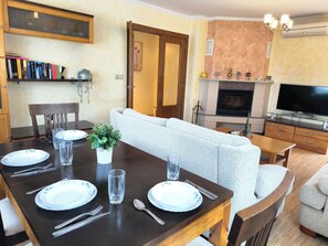 Maison, 3 chambres, accessible aux personnes à mobilité r�éduite, fumeur | Salle à manger