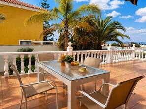 Maison, 3 chambres, fumeurs, patio | Balcon