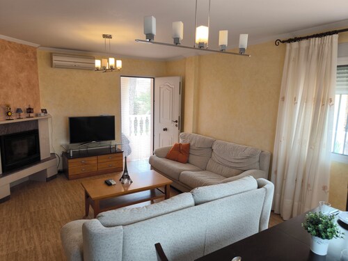 Cozy Holiday Home in San Fulgencio La Marina Only 10 Minutes From the Beach