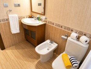 Maison, 3 chambres, fumeurs, patio | Salle de bain