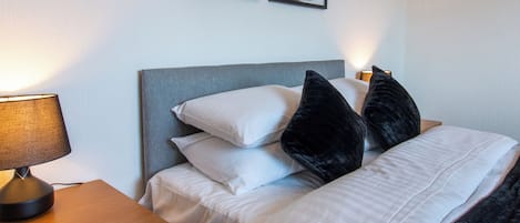 Economy Double Room | Desk, free WiFi