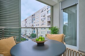 Deluxe appartement, uitzicht op park | Balkon