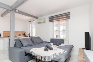 1 soverom, strykejern/-brett, wi-fi (inkludert) og sengetøy