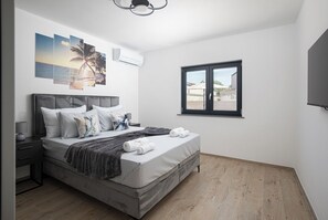 4 chambres, fer et planche à repasser, lit parapluie, Wi-Fi gratuit