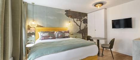 Iron/ironing board, free WiFi, bed sheets