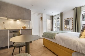 Iron/ironing board, free WiFi, bed sheets