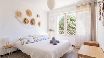 2 habitaciones, tabla de planchar con plancha, wifi y ropa de cama