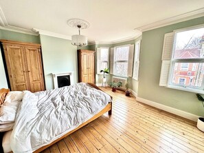 3 bedrooms, WiFi, bed sheets
