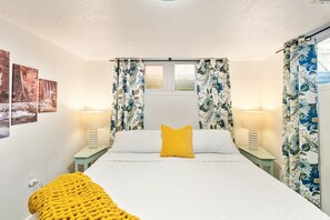 6 bedrooms, desk, iron/ironing board, travel cot