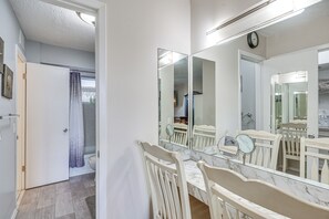 Apartment (1 Bedroom) | Interior