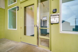 Apartment (0 Bedroom) | Interior