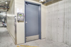 Apartment (0 Bedroom) | Interior