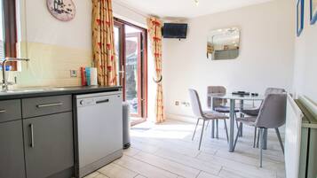 Máy rửa bát, dụng cụ nấu nướng/bát dĩa/dao nĩa