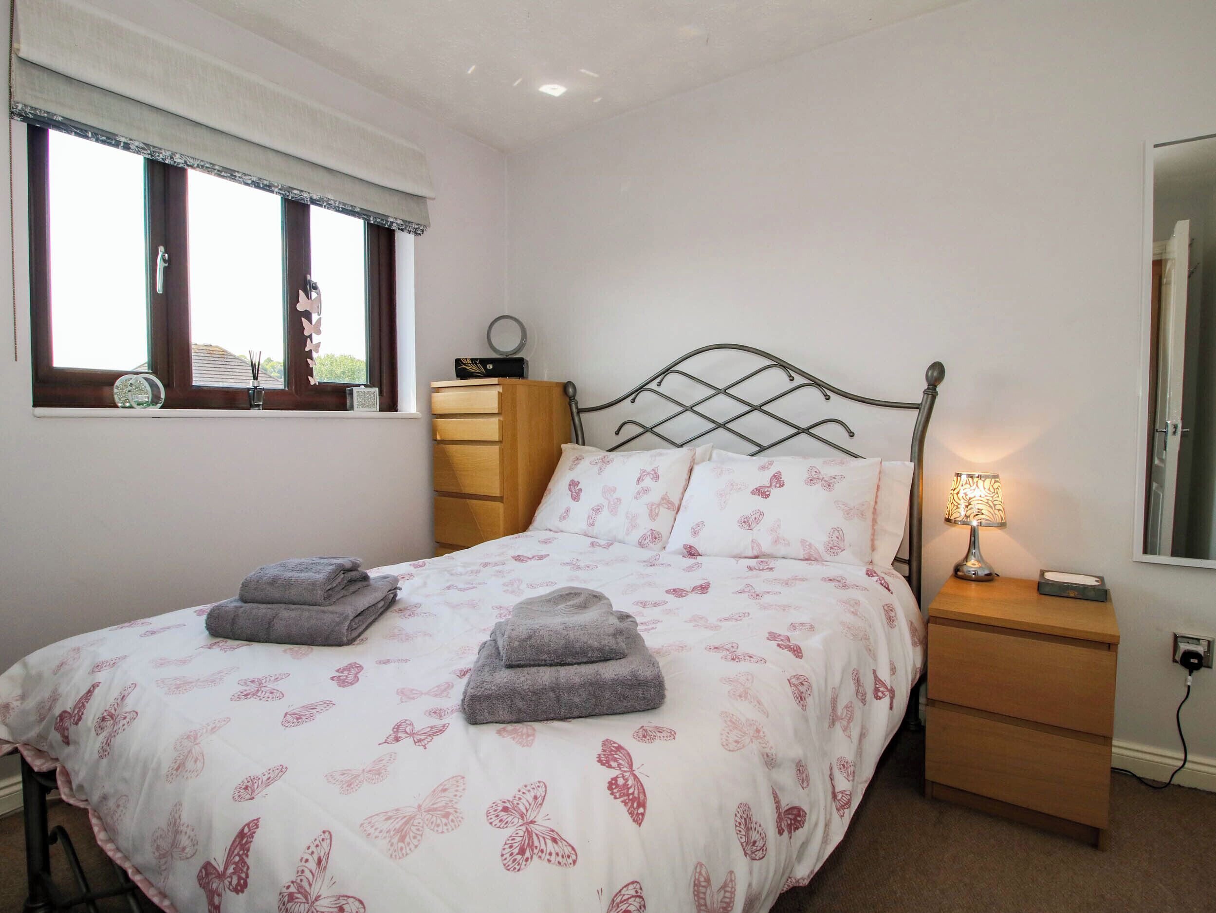 2 bedrooms, individually decorated, individually furnished, free WiFi