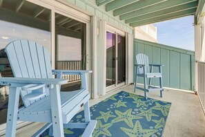 Apartment (1 Bedroom) | Interior - Sandy Oceanfront 2nd FL 1BR W/pool at The Riggings (Kure Beach)