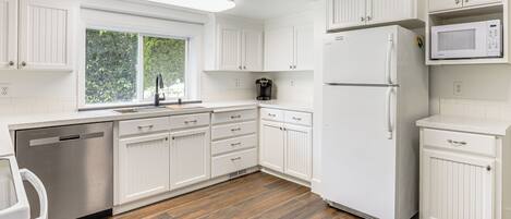 Cottage (2 Bedrooms) | Interior