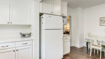 Cottage (2 Bedrooms) | Interior