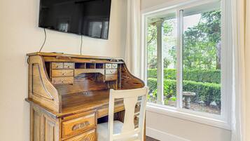 Cottage (2 Bedrooms) | Interior