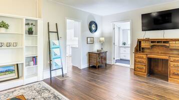 Cottage (2 Bedrooms) | Interior