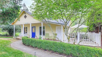 Cottage (2 Bedrooms) | Exterior