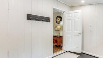 Cottage (2 Bedrooms) | Interior