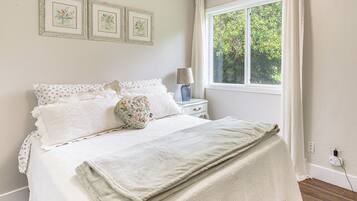 Cottage (2 Bedrooms) | Interior