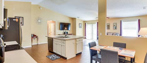 House (4 Bedrooms) | Interior