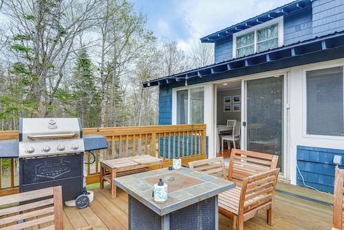 2 Mi to Mt Snow: Warm & Cozy Family Winter Retreat