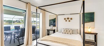 Group Getaway: Luxe Lakeside Gem in Port Charlotte