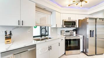 單棟房屋 (5 Bedrooms) | 內部