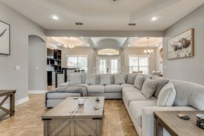 House (4 Bedrooms) | Interior