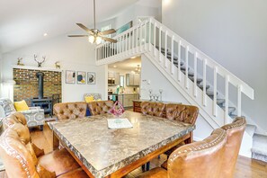 House (3 Bedrooms) | Interior