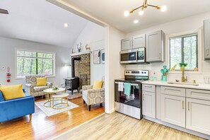 House (3 Bedrooms) | Interior