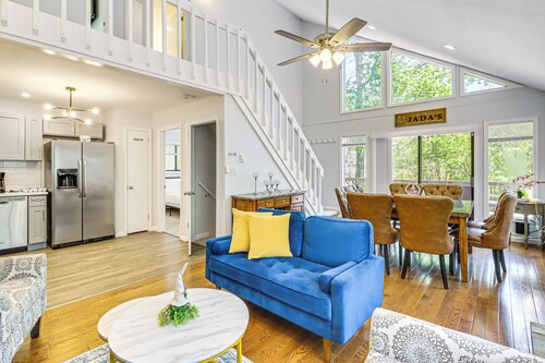 Poconos Family Home w/ Lake Access & Game Room