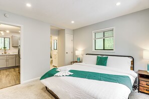 House (3 Bedrooms) | Interior - Poconos Family Home w/ Lake Access & Game Room (Tobyhanna)