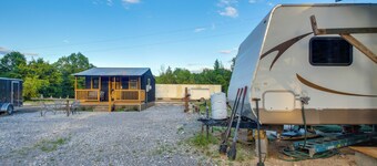 Fishing Ponds, Trails & River Access: Jay Studio!