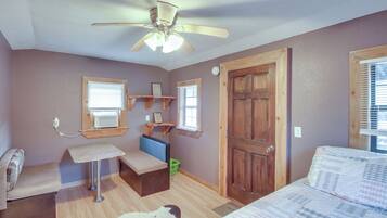 Apartment (0 Bedroom) | Interior