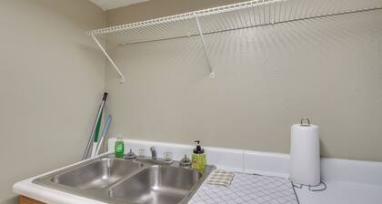 Fishing Ponds, Trails & River Access: Jay Studio!