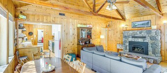 Walk to Lake Almanor: Prattville Cabin w/ 2 Decks!
