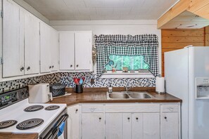 Cottage (2 Bedrooms) | Interior