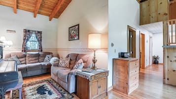 Cottage (2 Bedrooms) | Interior