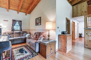 Cottage (2 Bedrooms) | Interior