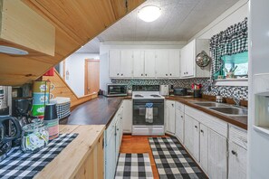 Cottage (2 Bedrooms) | Interior