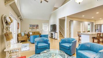 House (6 Bedrooms) | Interior