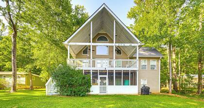 Remote Escape: Lake Home w/ Dock in Sparta!