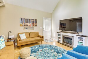 House (6 Bedrooms) | Interior - Remote Escape: Lake Home w/ Dock in Sparta! (Eatonton)