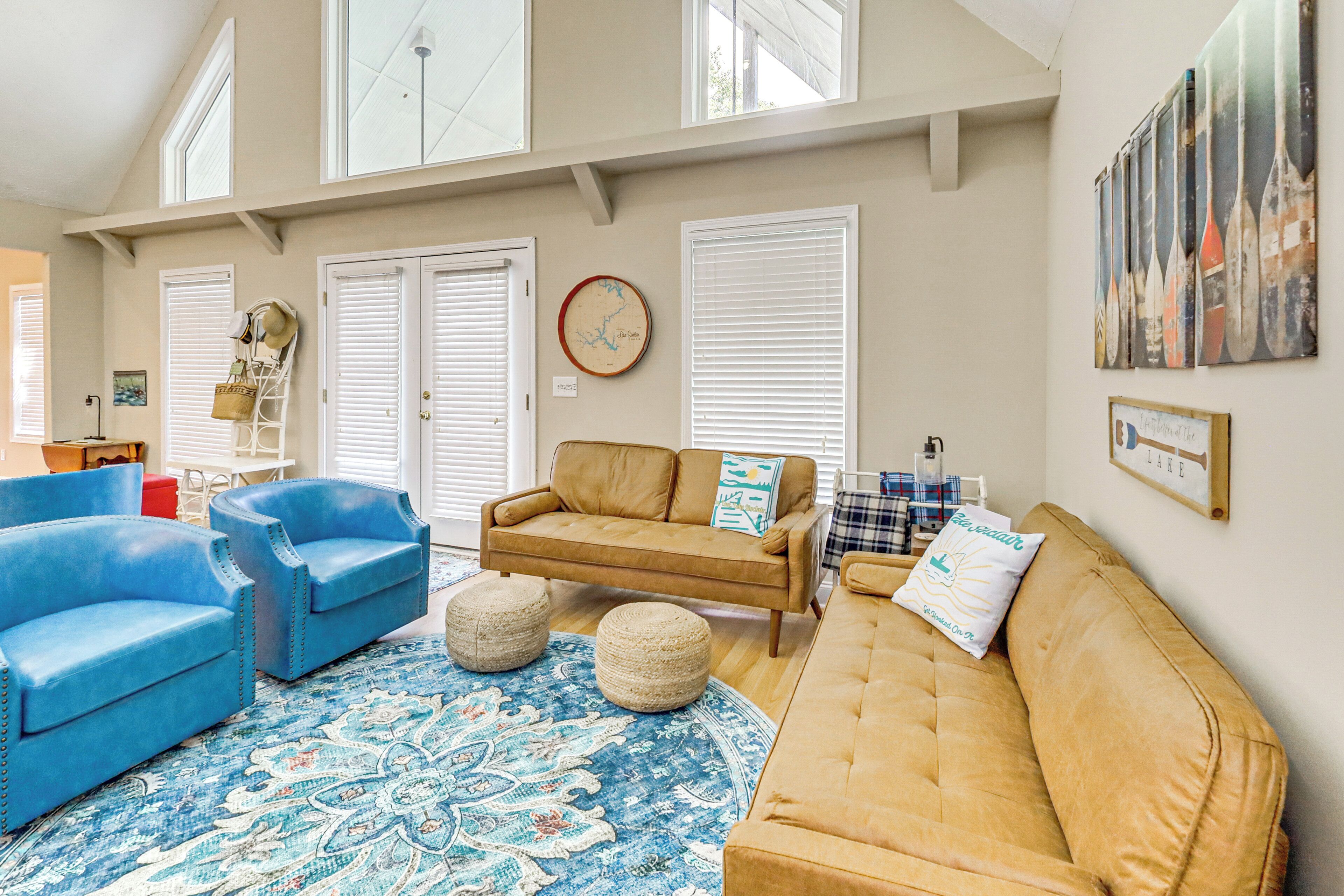 House (6 Bedrooms) | Interior