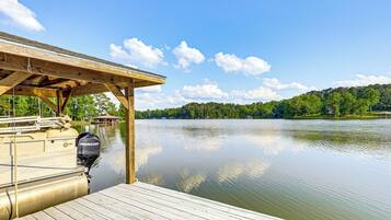 House (6 Bedrooms) | Interior