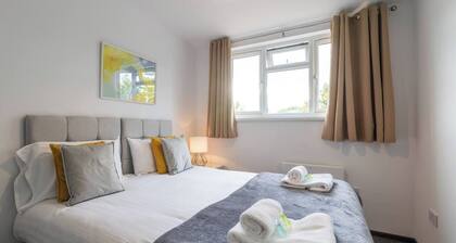 Spacious 2 bed, Netflix, Parking